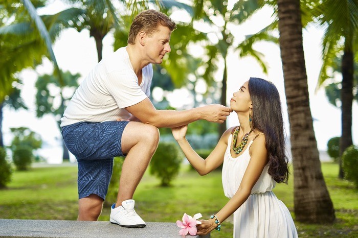 ツインレイ男性は出会った瞬間にパートナーに気づく？理由や変化もあわせて紹介