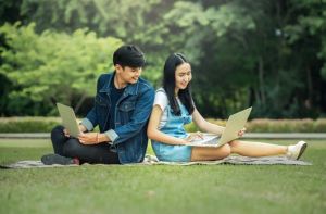 人懐っこい人の特徴と性格｜人懐っこい人が苦手な場合の対処法