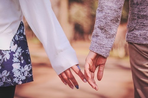 【男女別】好きな人には敬語とタメ口どちらがいいのか・脈ありか