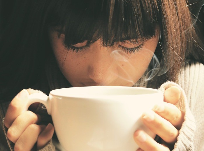 誰かと話したい時の対処法・カフェやバー｜夜中