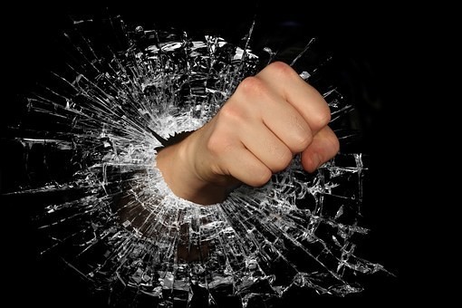 思い通りにならないと感じた時の対処法｜怒る人の心理と対処法