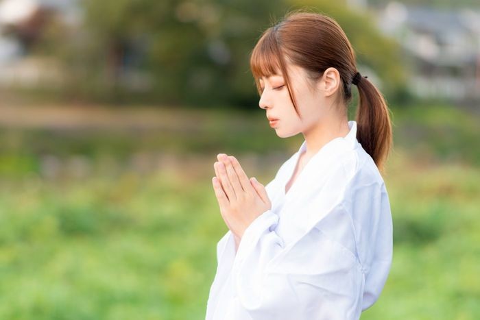 先祖の供養を怠るとスピリチュアル的にどうなるのか？正しいやり方について解説