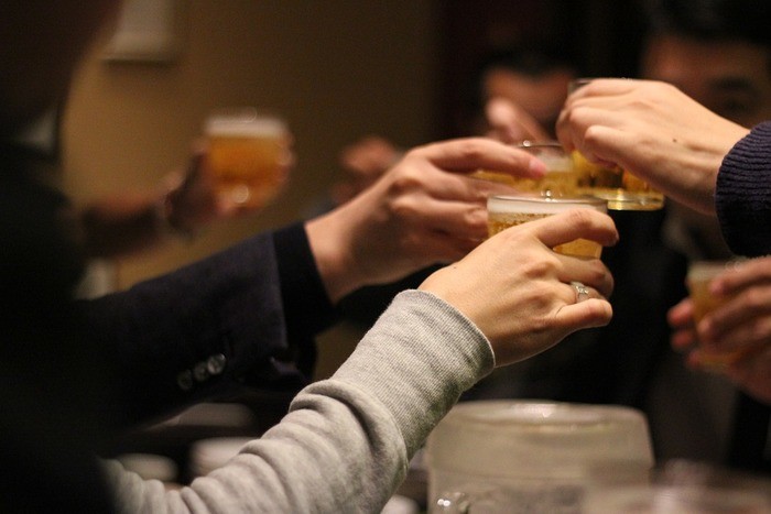 ギャラ飲みは誰でも参加できるのか・募集しているアプリ