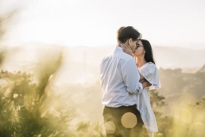 初夢でキスする夢の意味を徹底解説｜相手別・箇所別の意味も紹介