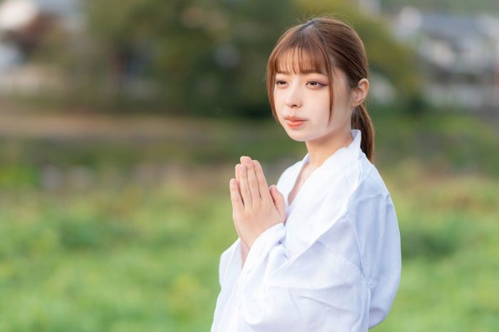 お墓参りが持つスピリチュアルな意味とは？13個のメッセージを受け取ろう